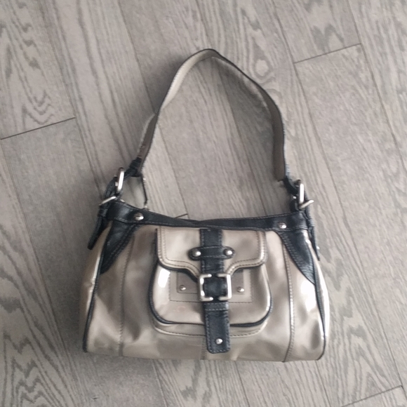 Beautiful shoulder bag by Nine West ❤️ - Picture 6 of 12